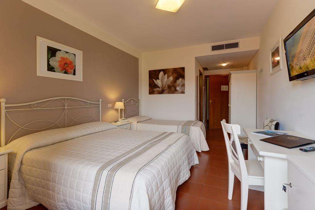 Hotel Giardino Suites And Spa - Numana Δωμάτιο φωτογραφία