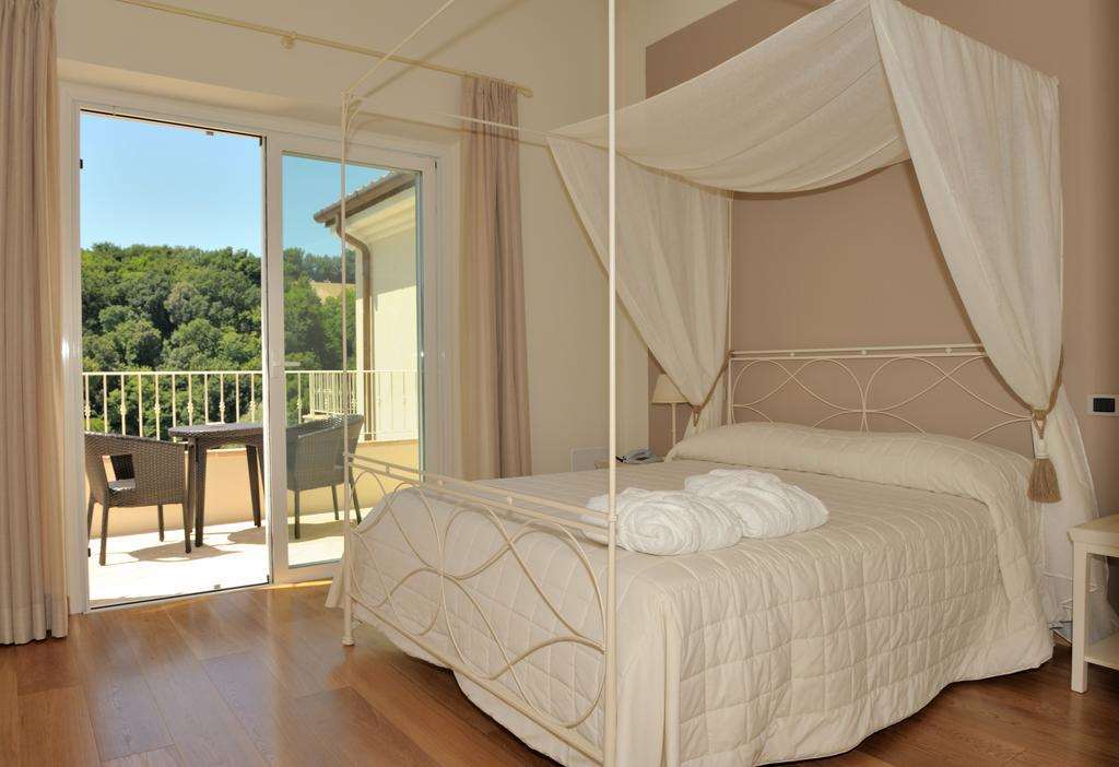 Hotel Giardino Suites And Spa - Numana Δωμάτιο φωτογραφία