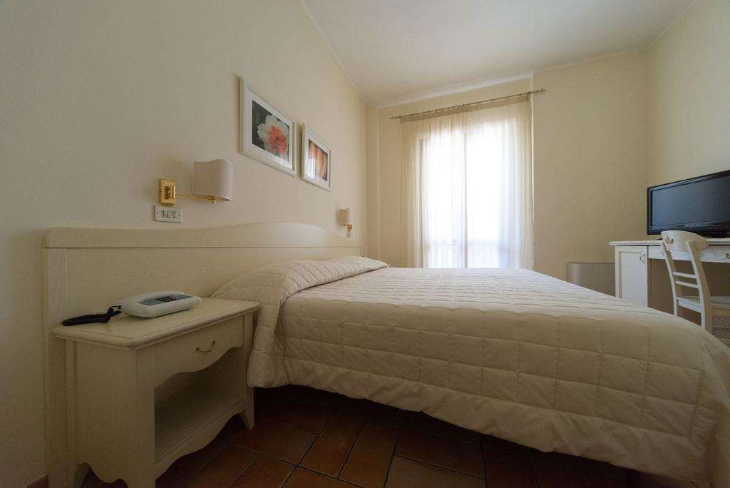 Hotel Giardino Suites And Spa - Numana Δωμάτιο φωτογραφία