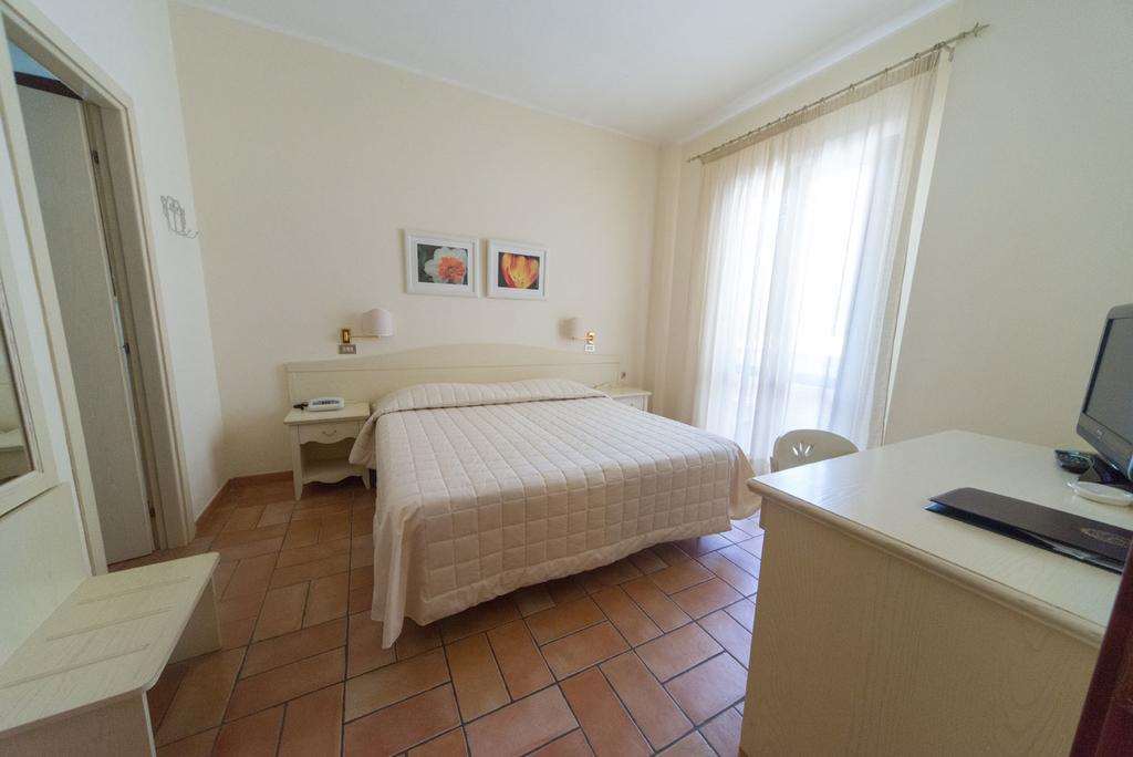 Hotel Giardino Suites And Spa - Numana Δωμάτιο φωτογραφία